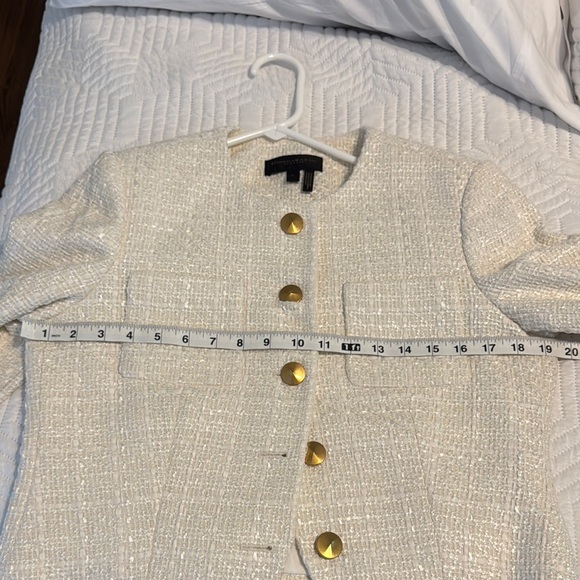 Donna Karan Cream and Gold Textured Suit Set - Picture 4 of 10